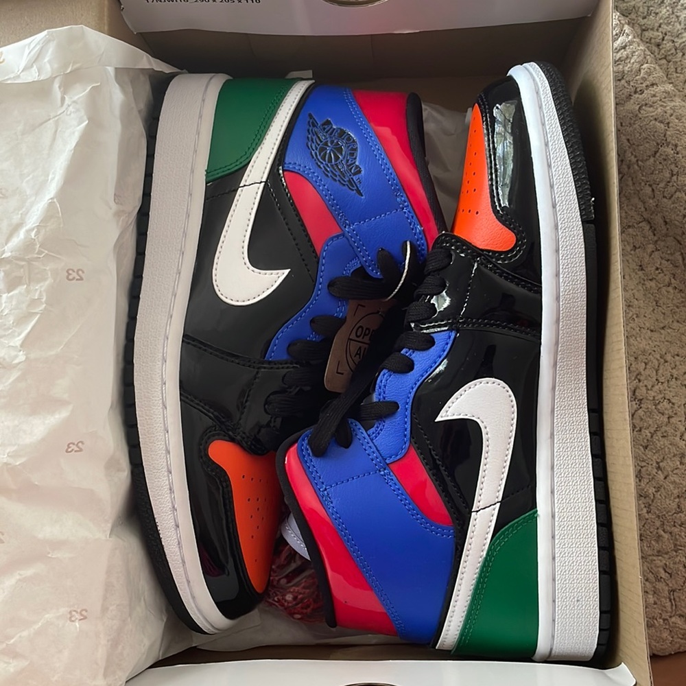 Air Jordan 1 Mid SE multicolor patent